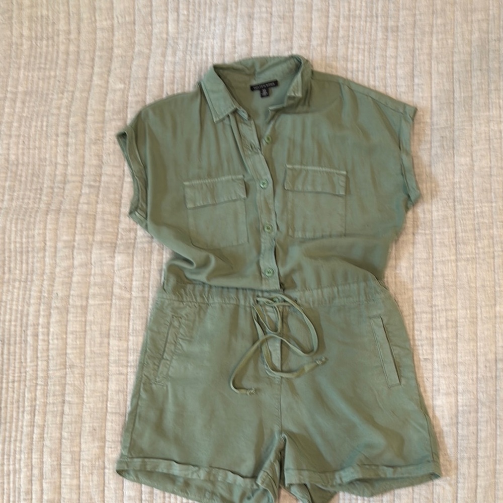 Chic Olive Button-Up Romper